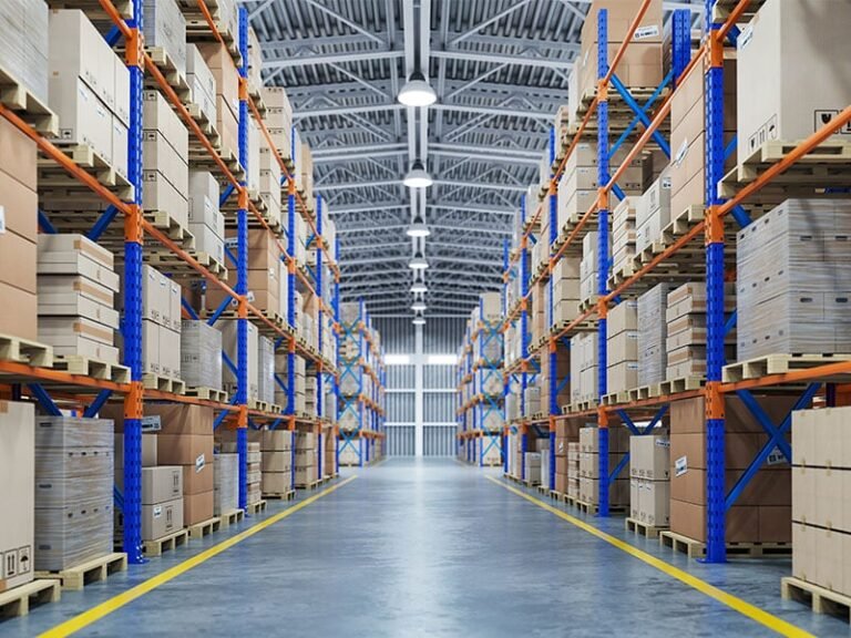 Large shelving system for pallets in logistics center